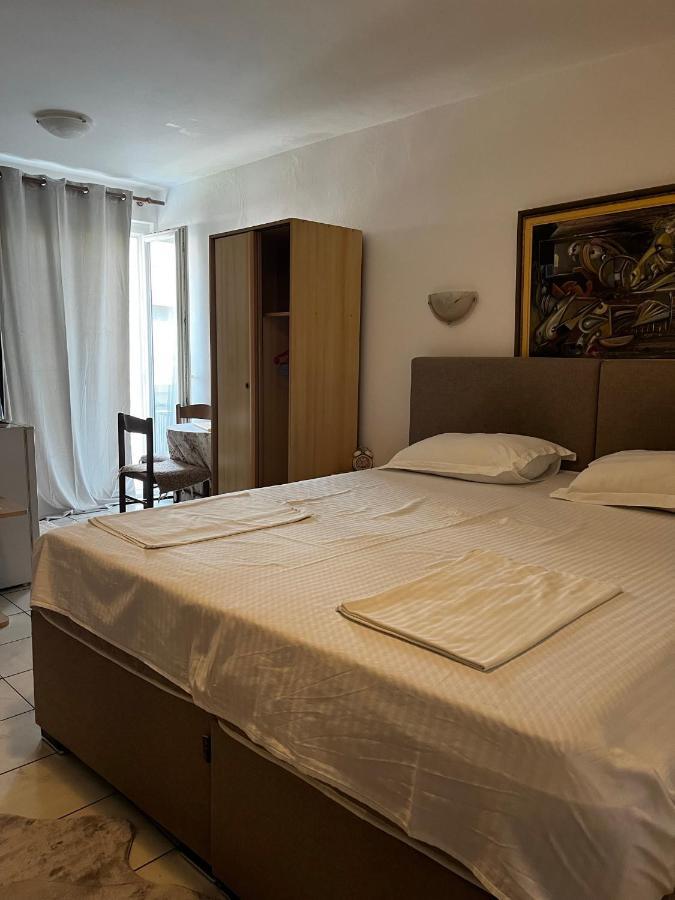 Kuljaca Daire Budva